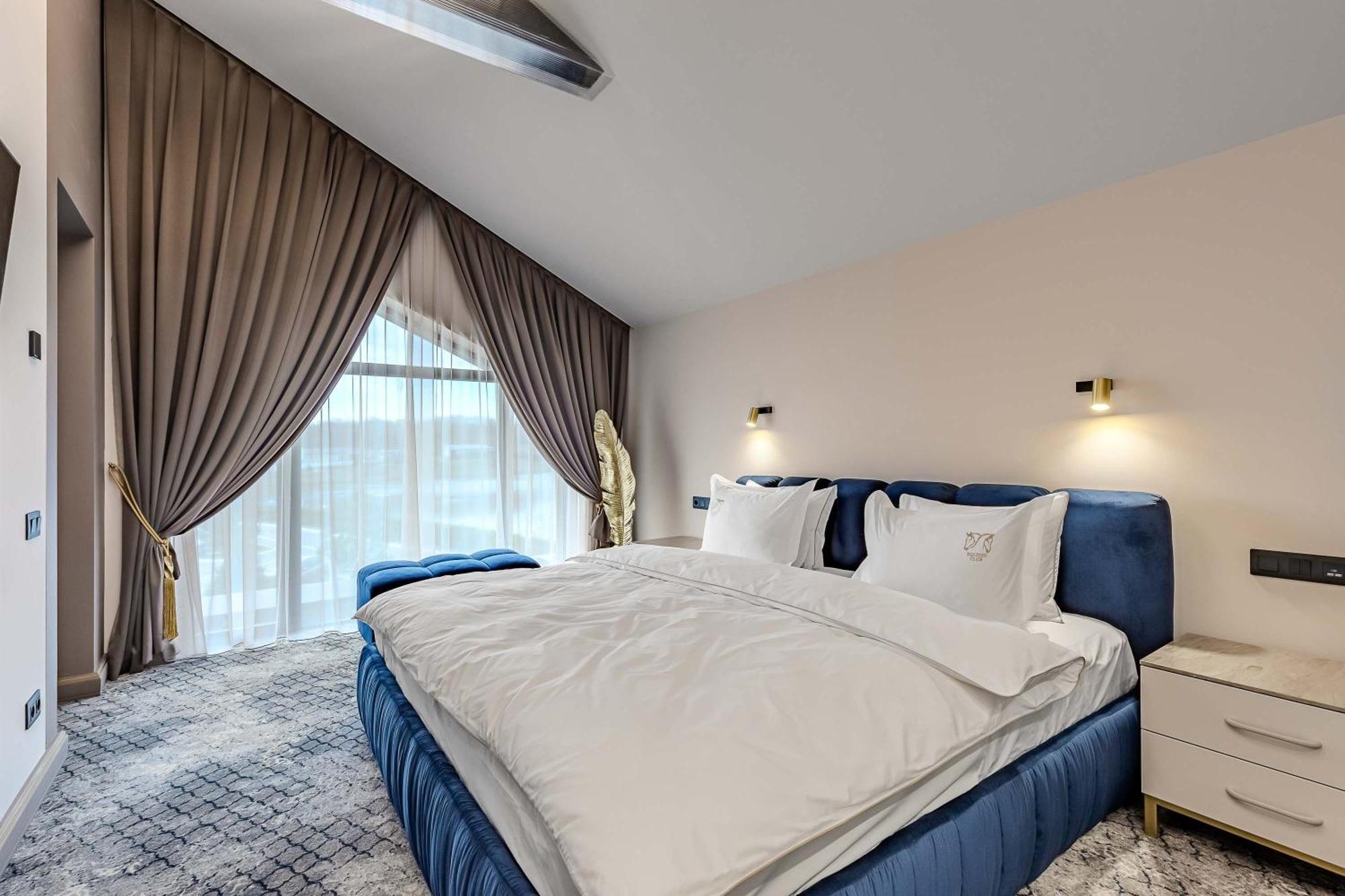 Equides Club Hotel Lesniki Ngoại thất bức ảnh