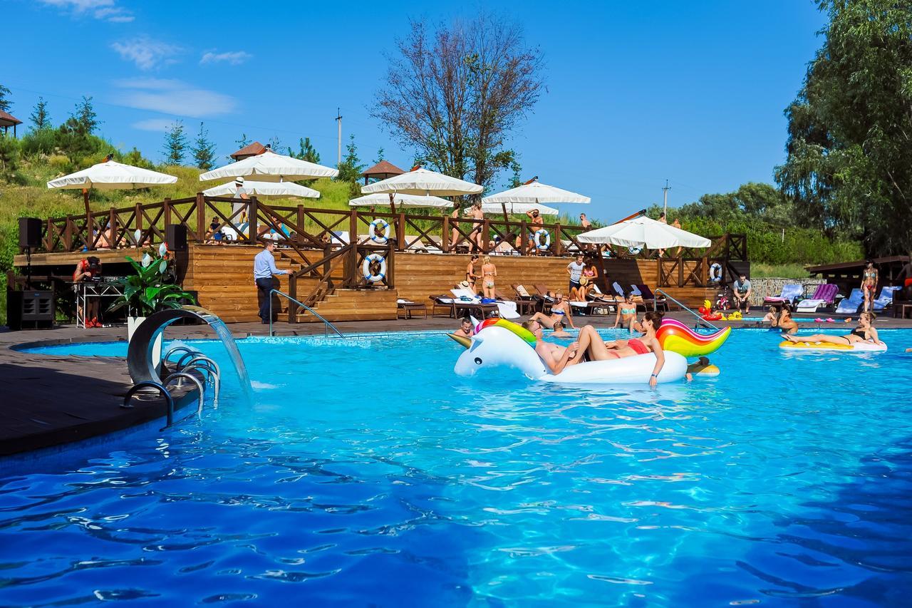 Equides Club Hotel Lesniki Ngoại thất bức ảnh