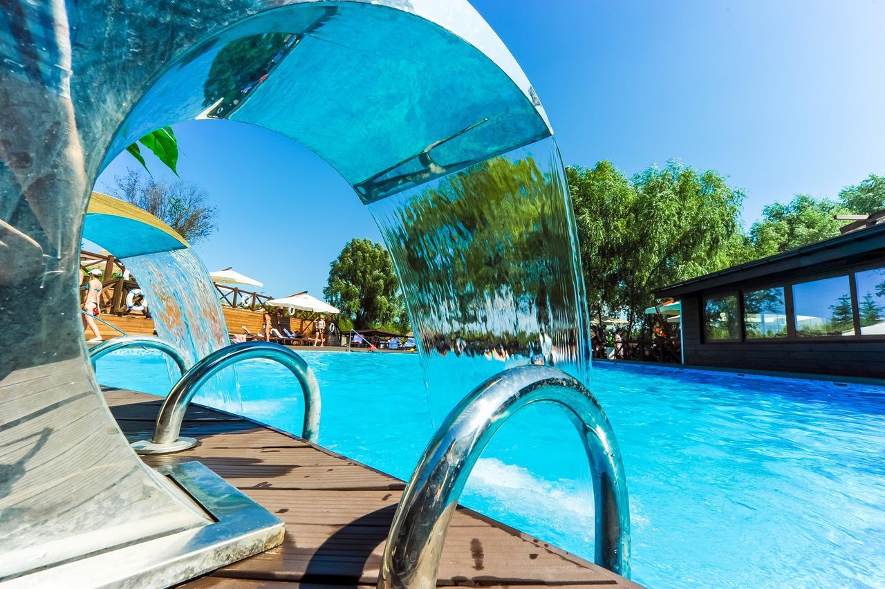 Equides Club Hotel Lesniki Ngoại thất bức ảnh